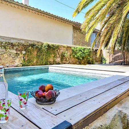 Awesome Apartment In Pujaut With Swimming Pool Exterior photo